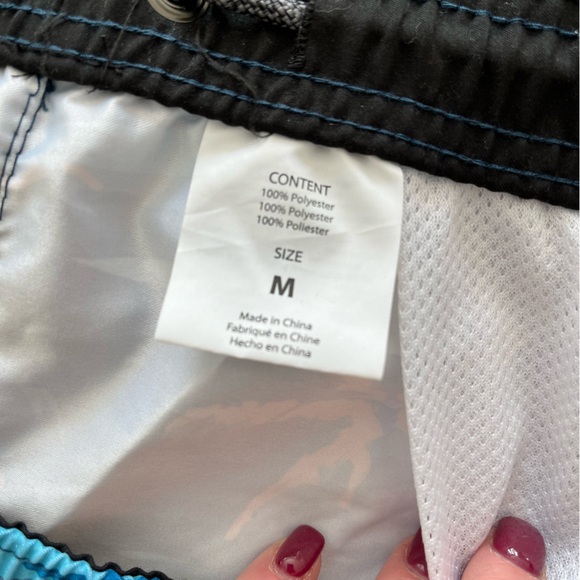 Men’s Medium- O’Neill swim trunks/ board shorts without liner. - Picture 4 of 4